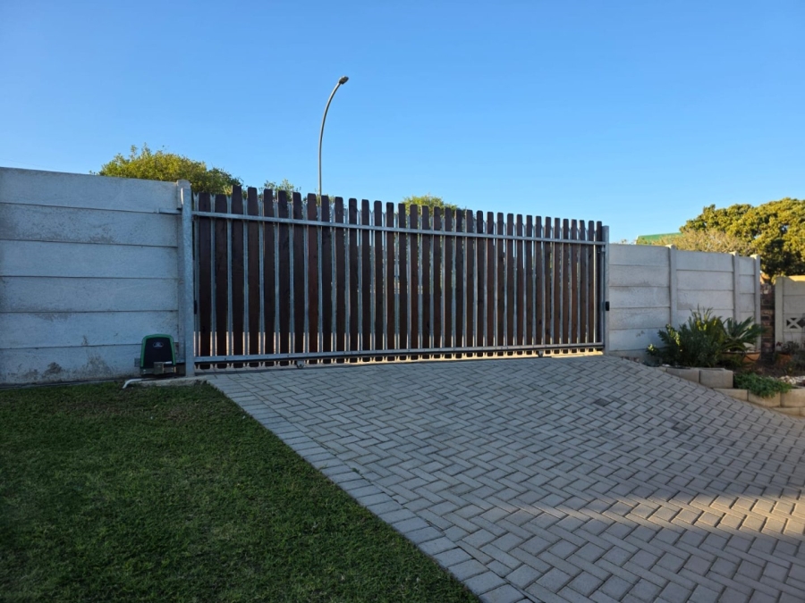 3 Bedroom Property for Sale in Dana Bay Western Cape